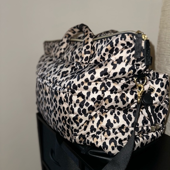 Itzy ritzy Dream Weekender Diaper & Travel Bag - Picture 2 of 4